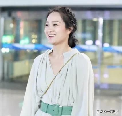 穿书之吃瓜娱乐圈,吃瓜群众逆袭成主角 第3张 穿书之吃瓜娱乐圈,吃瓜群众逆袭成主角 第3张