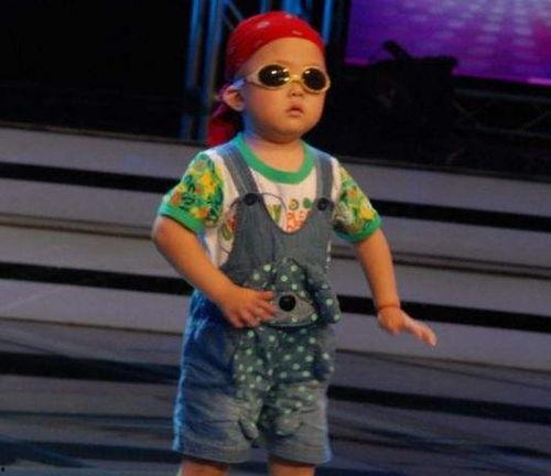 张峻豪视频爆料,背后惊人真相曝光 第2张 张峻豪视频爆料,背后惊人真相曝光 第2张