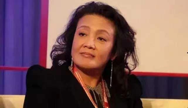 张兰边爆料边卖产品视频,边爆料边带货,揭秘产品背后的故事 第2张 张兰边爆料边卖产品视频,边爆料边带货,揭秘产品背后的故事 第2张