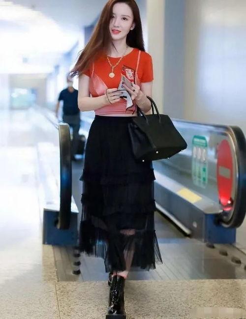 张萌私服最新爆料,时尚达人演绎街头潮流风 第2张 张萌私服最新爆料,时尚达人演绎街头潮流风 第2张