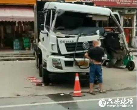 网友爆料车祸视频大全最新,惊心动魄!网友爆料最新车祸视频大盘点 第3张 网友爆料车祸视频大全最新,惊心动魄!网友爆料最新车祸视频大盘点 第3张