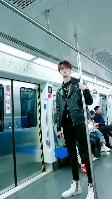 长沙地铁小哥哥爆料视频