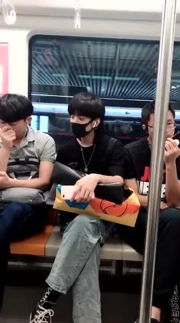 长沙地铁小哥哥爆料视频 第2张 长沙地铁小哥哥爆料视频 第2张