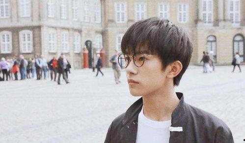 狗仔爆料易烊千玺视频播放,播放量激增引发热议