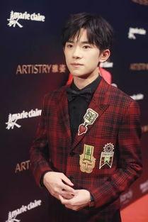 狗仔爆料易烊千玺视频播放,播放量激增引发热议 第3张 狗仔爆料易烊千玺视频播放,播放量激增引发热议 第3张