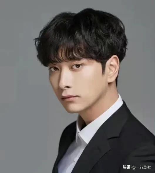 娱乐圈最新爆料男星,当红男星背后的惊人真相  第1张