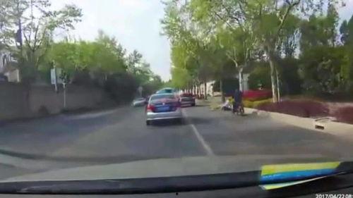 奔驰电车爆料视频最新版,揭秘性能与设计革新亮点  第3张