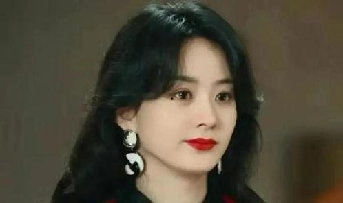 娱乐圈吃瓜爆料杨超越,娱乐圈的“瓜王”传奇 第3张 娱乐圈吃瓜爆料杨超越,娱乐圈的“瓜王”传奇 第3张